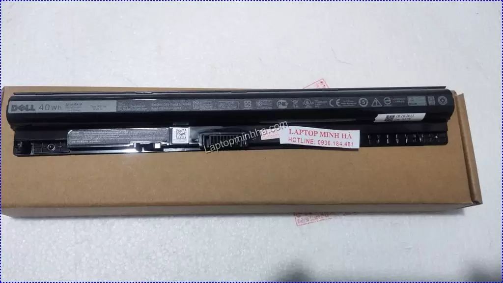Pin laptop Dell P52F