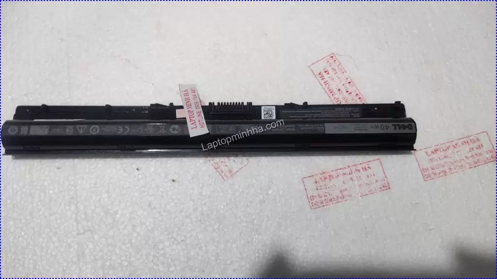 Pin laptop Dell P63F