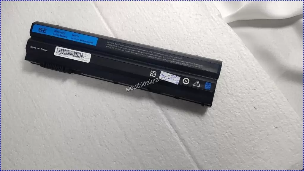 Pin dùng cho laptop Dell Inspiron P15E001
