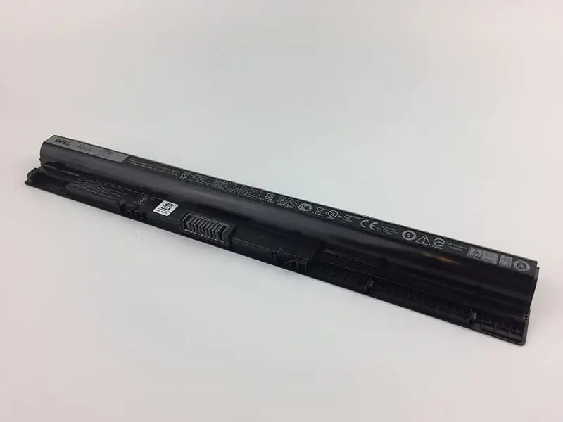 Pin laptop Dell P64G005