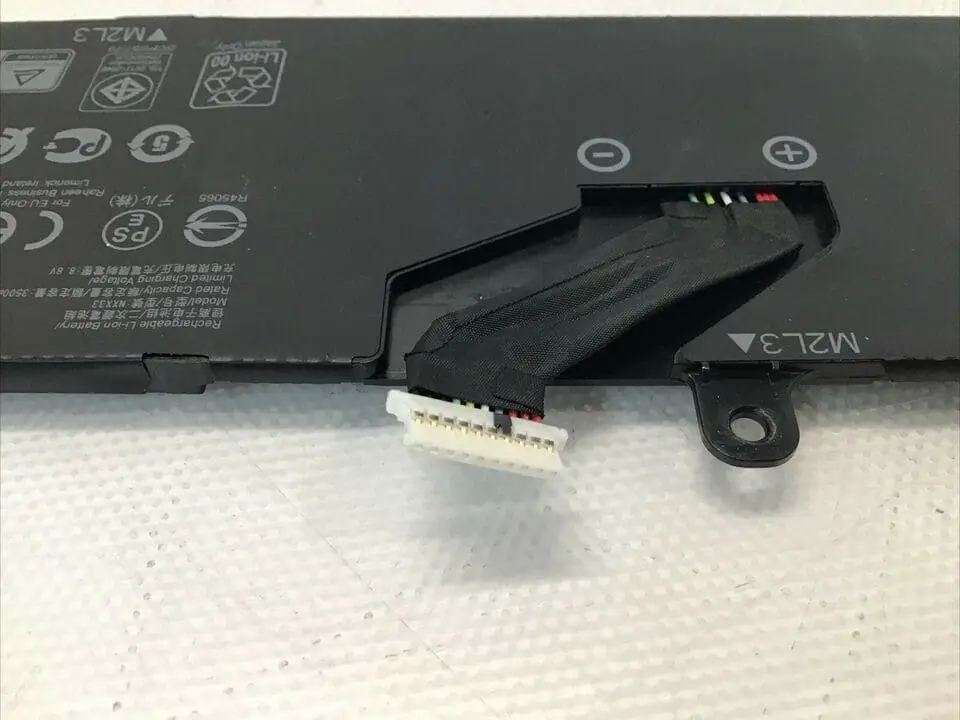 Pin laptop Dell P31T