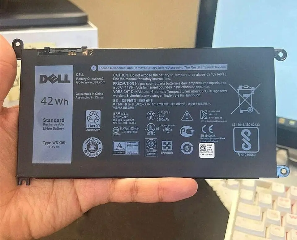 Pin laptop Dell P32E002