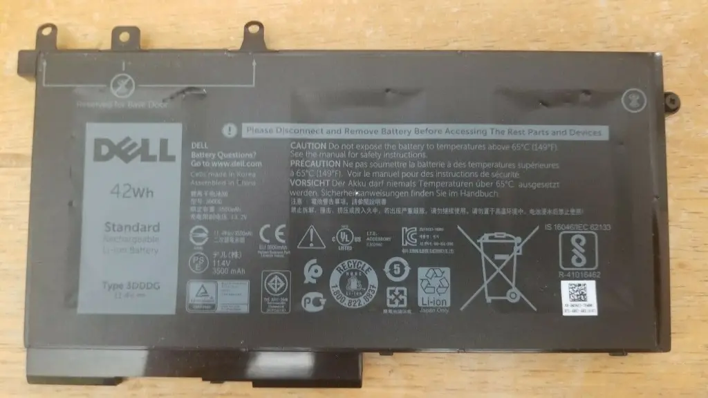 Pin laptop Dell D4CMT