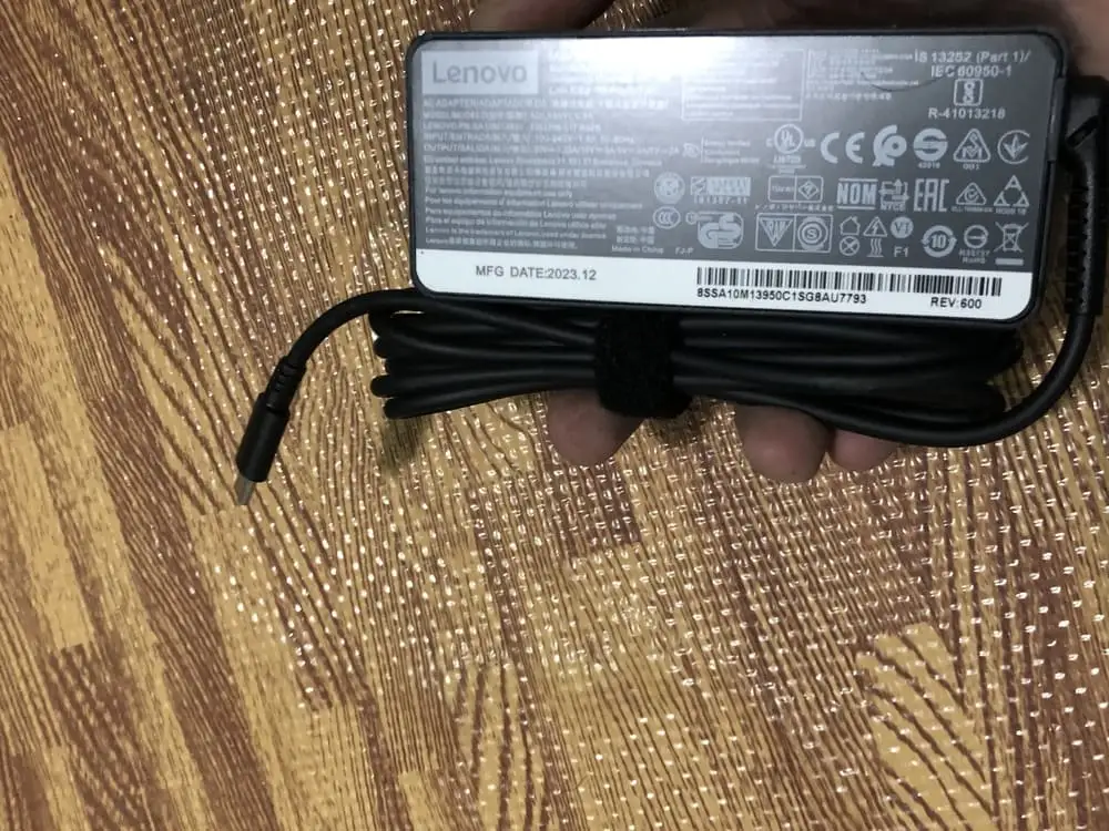 Ảnh sạc Lenovo 01FR024