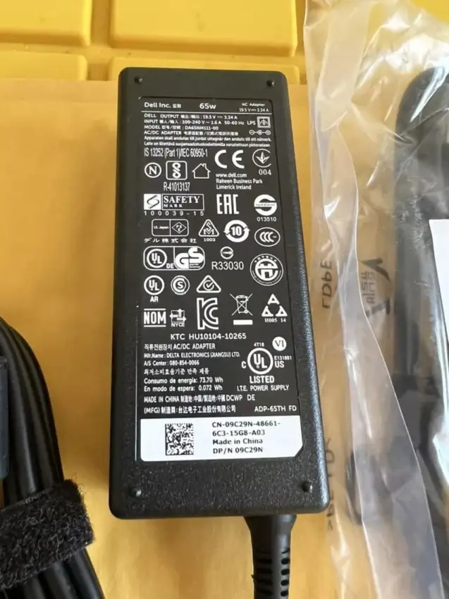 Sạc laptop Dell P41G002