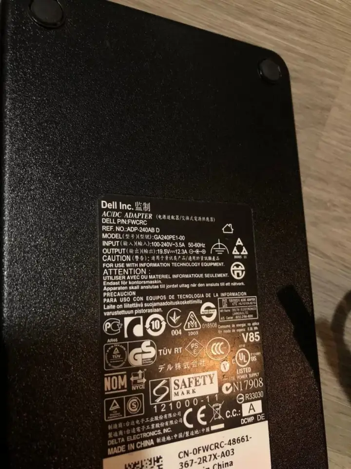 Sạc laptop Dell P44E