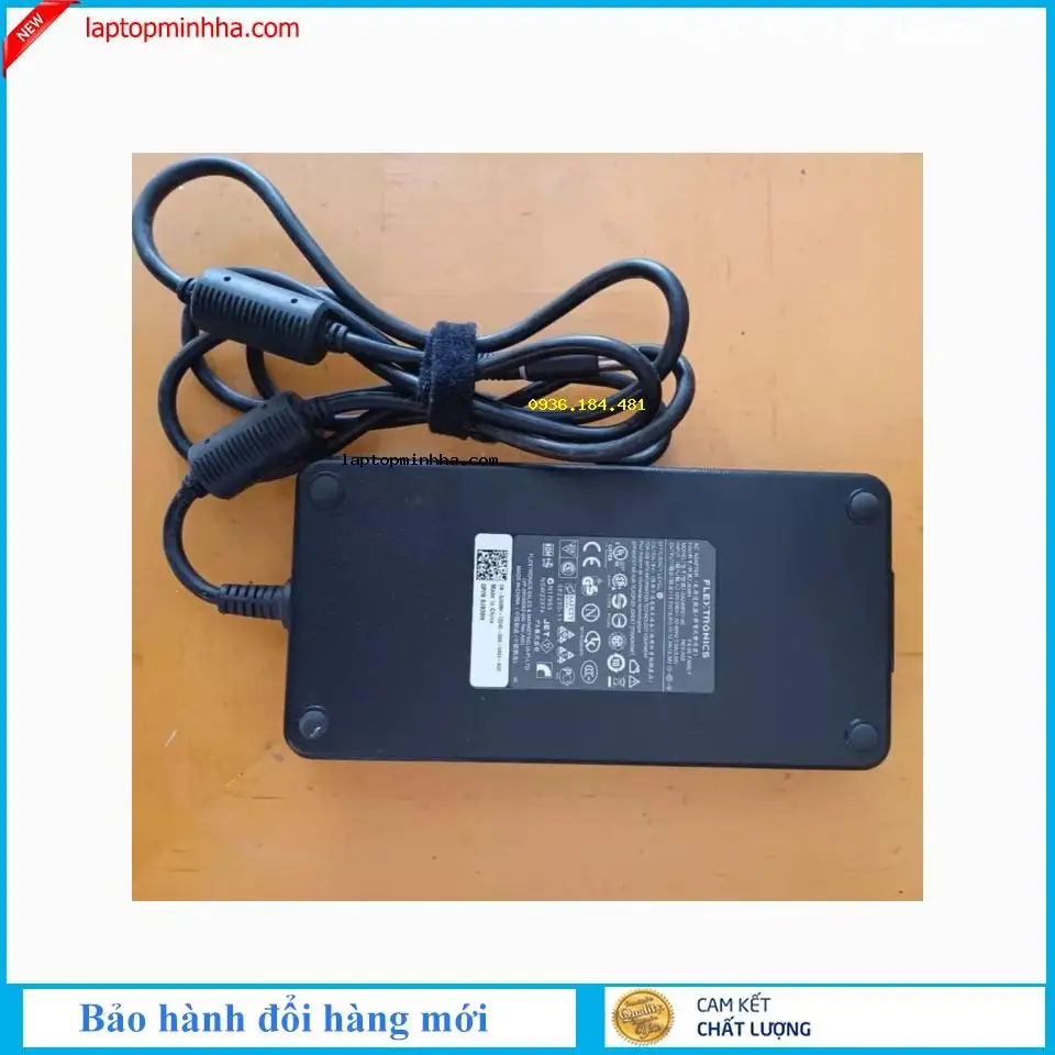 Sạc laptop Dell XM3C3