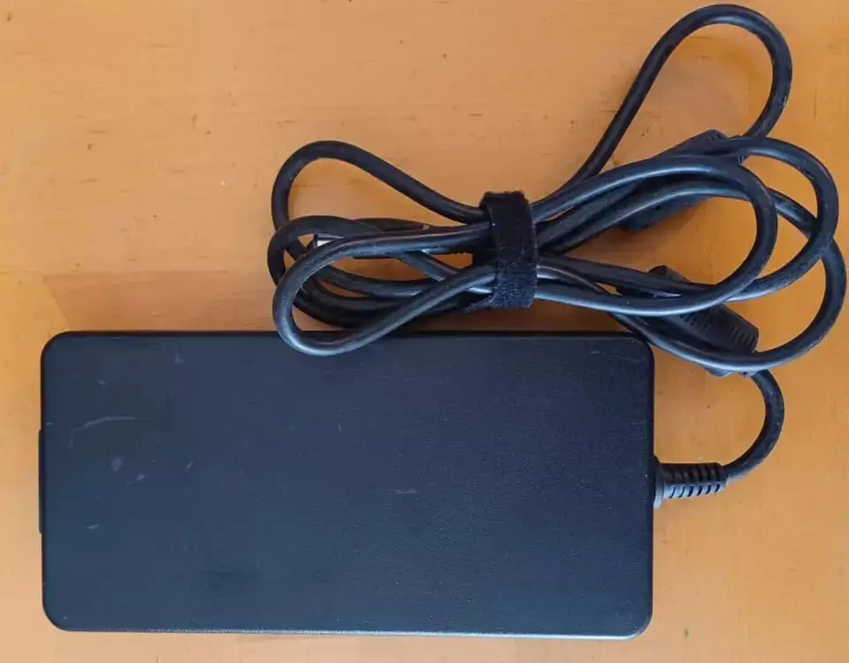 Sạc laptop Dell P30F