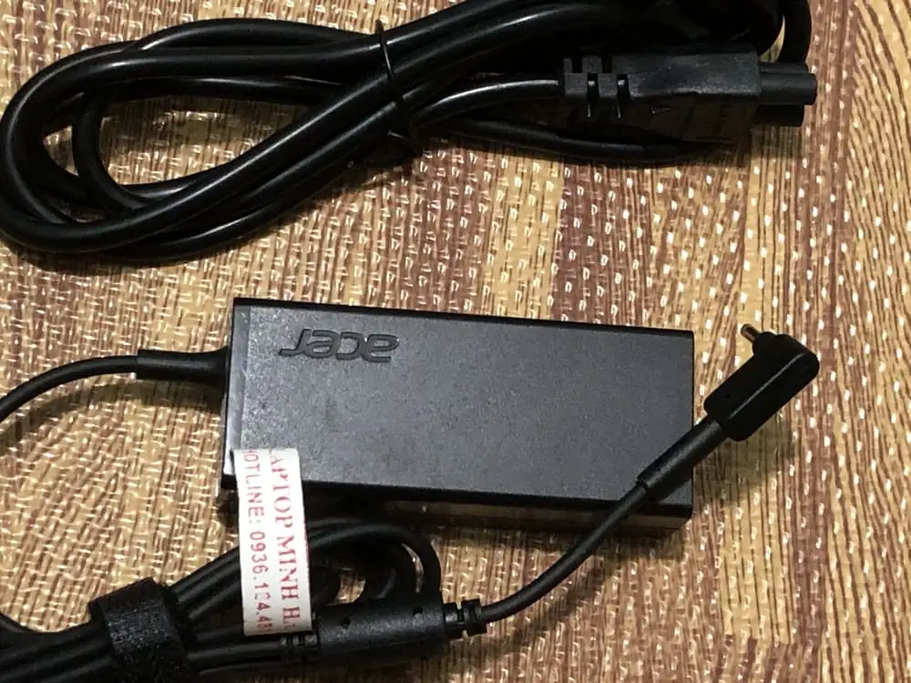 Sạc laptop Acer ADP-18TB